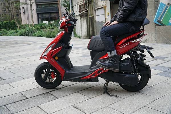 kymco-vjr-125-abs-改裝-gozilla-後靠背-小饅頭-普利珠-機油-傳動-推薦-價格21.jpg