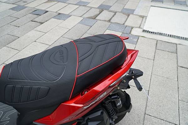 kymco-vjr-125-abs-改裝-gozilla-後靠背-小饅頭-普利珠-機油-傳動-推薦-價格02.jpg