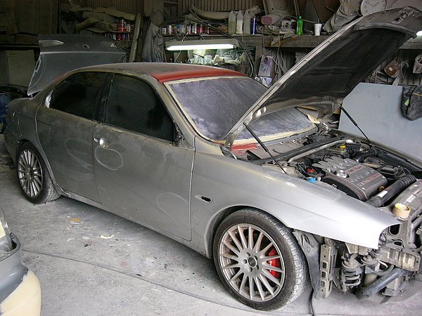 2檢查車身受損狀況並加以記錄.JPG