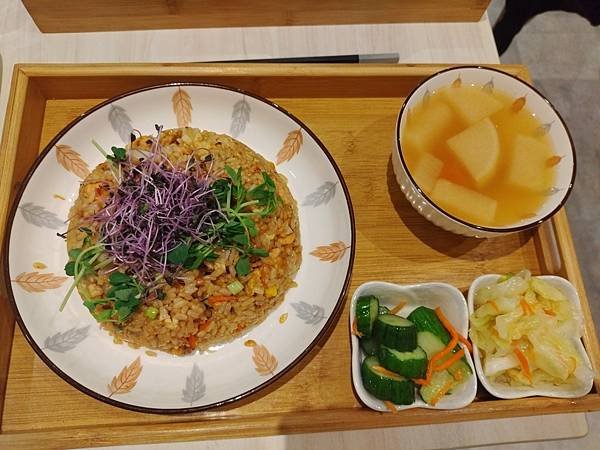 [食]新北新莊 捷運幸福站 初覓廚房 健康美味快餐 寵物友善