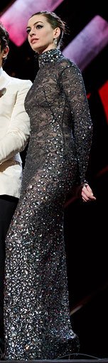Anne-Hathaway-Oscar-dress6_152.jpg