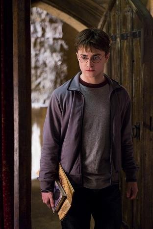 harry-potter-daniel-radcliffe-half-blood-prince.jpg
