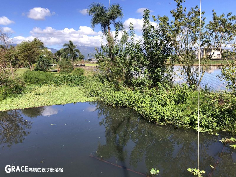 寒假暑假周休2日放假溜小孩親子旅行旅遊景點分享推薦行程-北部親子景點宜蘭-橫山頭休閒農業區一二日遊懶人包推薦-食農二日遊農村再生二日遊交通地圖吃美食住宿懶人包-親子DIY體驗-內城生態園區-蓮成觀光休閒農場-鳳凰宿甲蟲生態民宿-蘭城花事休閒農場-太陽埤果園-太陽湖畔咖啡館-鄉間雅築民宿-鐵牛力阿卡遊內城-台灣旅遊美食親子部落客grace媽媽的親子部落格