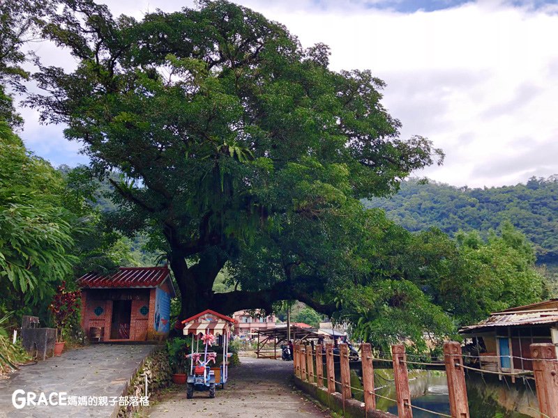 寒假暑假周休2日放假溜小孩親子旅行旅遊景點分享推薦行程-北部親子景點宜蘭-橫山頭休閒農業區一二日遊懶人包推薦-食農二日遊農村再生二日遊交通地圖吃美食住宿懶人包-親子DIY體驗-鐵牛力阿卡遊內城社區-環保袋DIY-鐵牛車筆筒DIY-台灣旅遊美食親子部落客grace媽媽的親子部落格