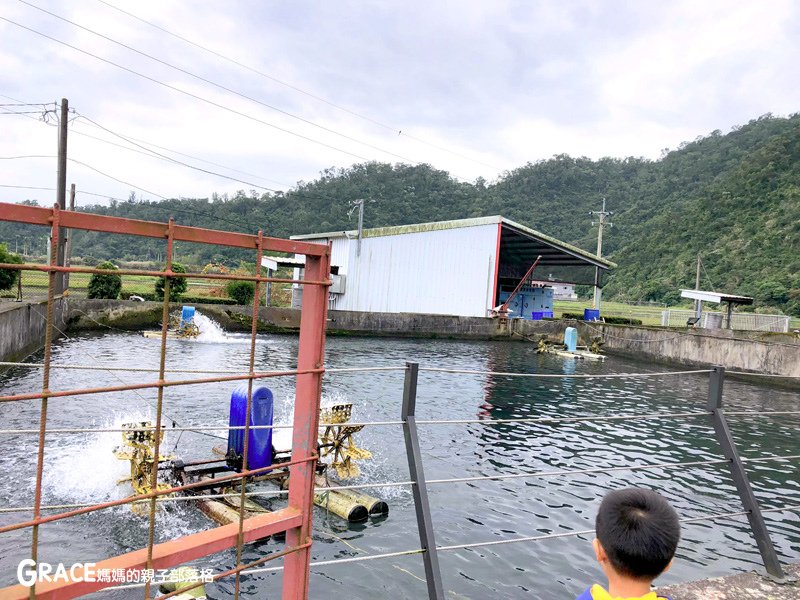 寒假暑假周休2日放假溜小孩親子旅行旅遊景點分享推薦行程-北部親子景點宜蘭-橫山頭休閒農業區一二日遊懶人包推薦-食農二日遊農村再生二日遊交通地圖吃美食住宿懶人包-親子DIY體驗-鐵牛力阿卡遊內城社區-環保袋DIY-鐵牛車筆筒DIY-台灣旅遊美食親子部落客grace媽媽的親子部落格