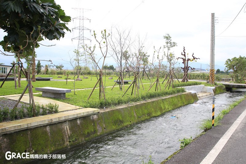 寒假暑假周休2日放假溜小孩親子旅行旅遊景點分享推薦行程-北部親子景點宜蘭-橫山頭休閒農業區一二日遊懶人包推薦-食農二日遊農村再生二日遊交通地圖吃美食住宿懶人包-親子DIY體驗-鐵牛力阿卡遊內城社區-環保袋DIY-鐵牛車筆筒DIY-台灣旅遊美食親子部落客grace媽媽的親子部落格