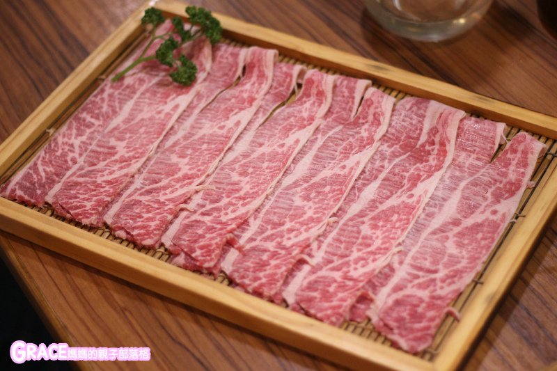 台北東區大安區美食好吃火鍋推薦-知名老店麻辣鍋-老鼎旺川味鍋物菜單價格交通-仁愛總店-豆腐鴨血無限加-COLDSTONE冰淇淋-牛肉麵-商業午餐-功夫銷魂麵-老鼎旺鳳爪-化骨綿爪-忠孝敦化捷運站3號出口-人氣媽媽blogger-親子網紅團購-痞客邦親子粉絲團-台灣旅遊美食親子部落客grace媽媽的親子部落格