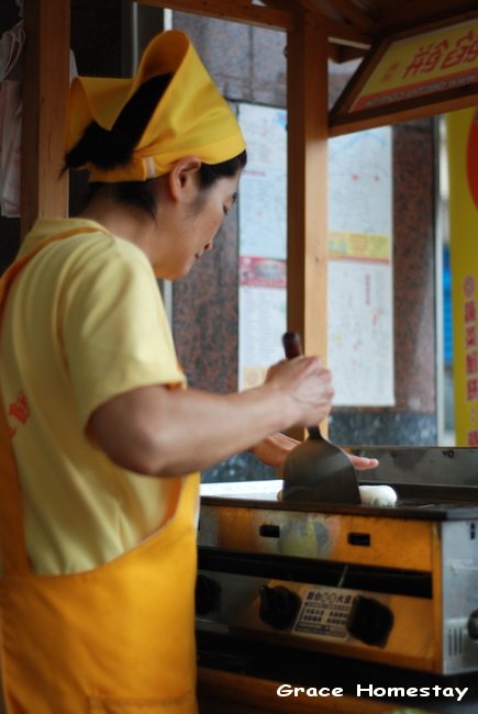 宜蘭美食~慕鈺華三星蔥油餅~餡餅~很好吃ㄟ~我是羅東民宿愛吃小管家葛瑞絲