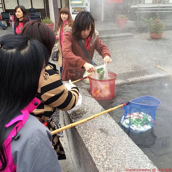 宜蘭三星 清水地熱~現場有在賣紅仁的雞蛋~一籠六十元~還借竹蔞~煮蛋很方便喔~宜蘭旅遊趴趴走~宜蘭民宿葛瑞絲~