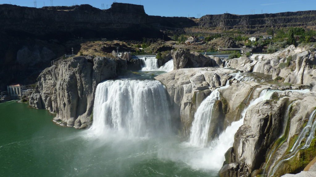 另人驚豔的肖松妮瀑布 Shoshone Falls