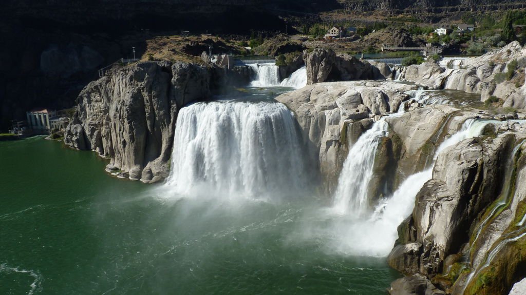 另人驚豔的肖松妮瀑布 Shoshone Falls