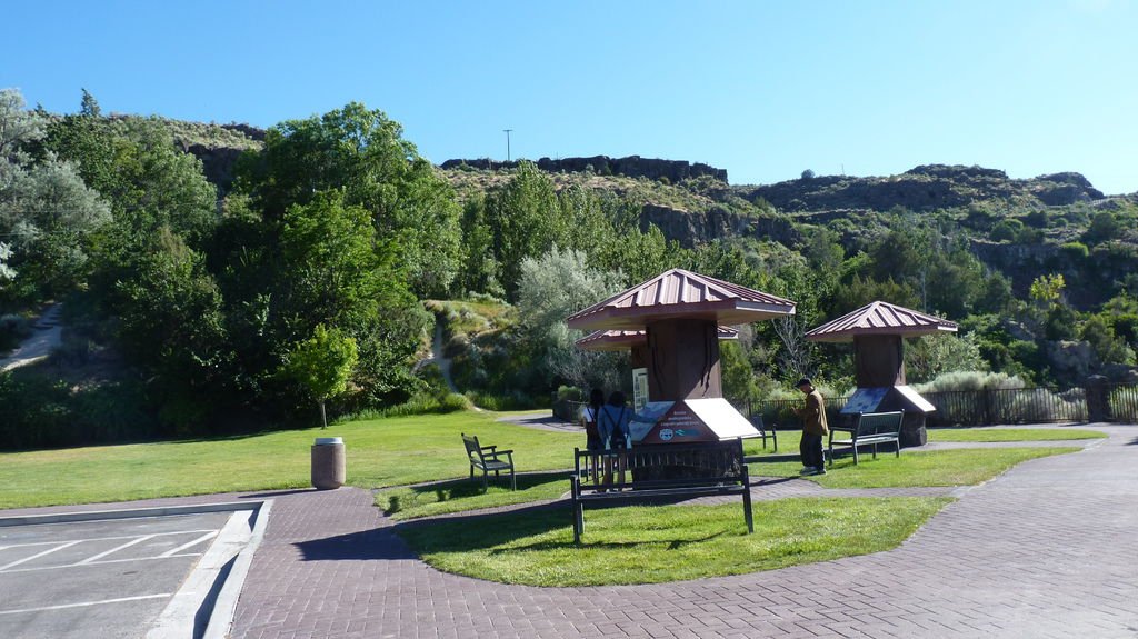 另人驚豔的肖松妮瀑布 Shoshone Falls