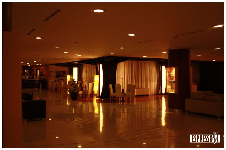 D6R006.jpg