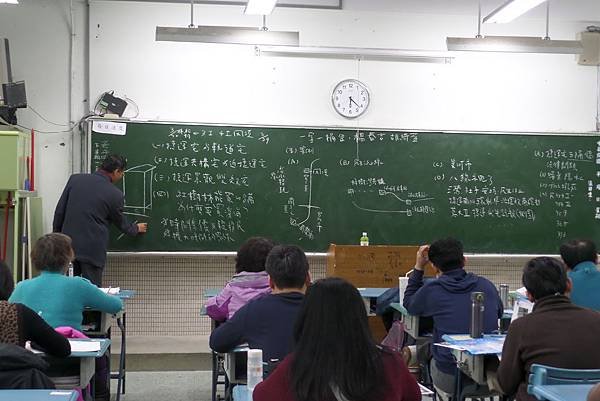 朱腹鶇大戰大蚯蚓2