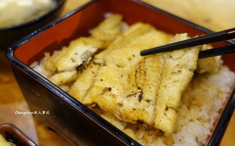 台北市南港區美食，板前屋炭烤鰻魚飯，串燒、鰻魚飯必吃推薦 !