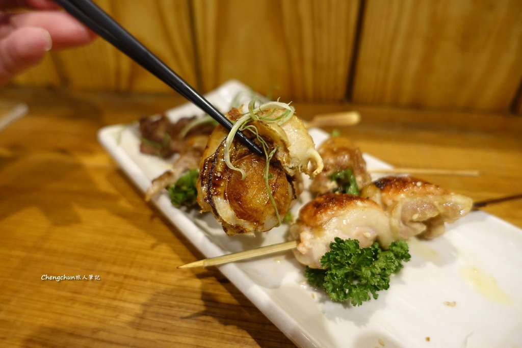 基隆美食，擇食居酒屋， 生魚片、串燒 うまい !