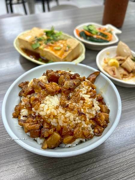 台北市萬華區美食，萬華豐原排骨麵，台北西門町古早味 !