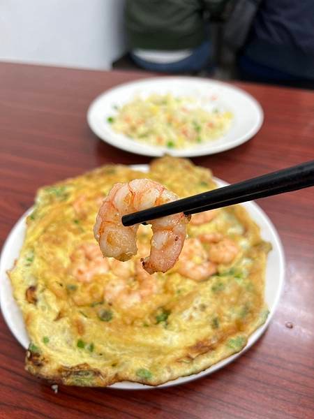 基隆市美食，初茶蛋飯，信義市場附近美味熱炒。