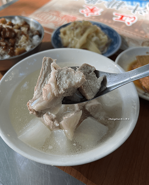 大稻埕美食，江家原汁排骨湯，保安街美食一條街必吃古早味 !