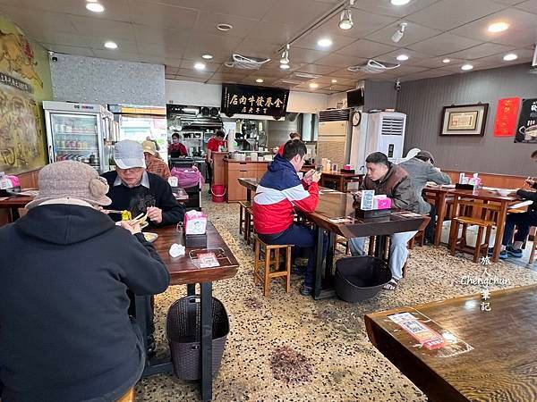 *台北市南港美食【金春發牛肉店】百年老店清燉牛肉麵。