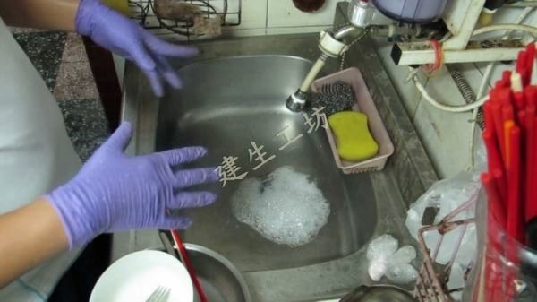 通管機 廚房水槽 洗碗槽 通管簡易教學 影片過程 Part 1。.mp4_000815781.jpg