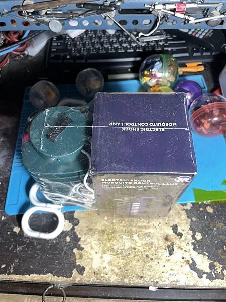 高雄 小港區 桂林 - 2手全新 吸入式UVA 燈管電擊捕蚊
