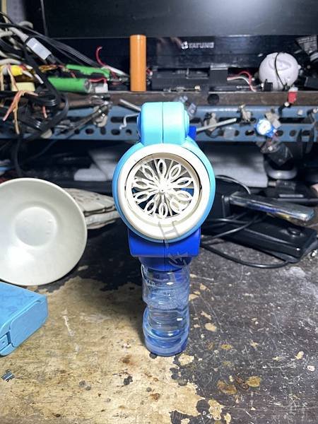 高雄 小港區 桂林 - 2手 電動玩具槍 五孔泡泡槍 8成新