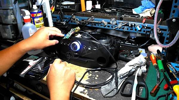 SDRD 貓頭鷹 藍芽K歌音響 電源插座維修篇 Part 1。中文 英文 雙字幕 內嵌影片.mp4_000217250.jpg