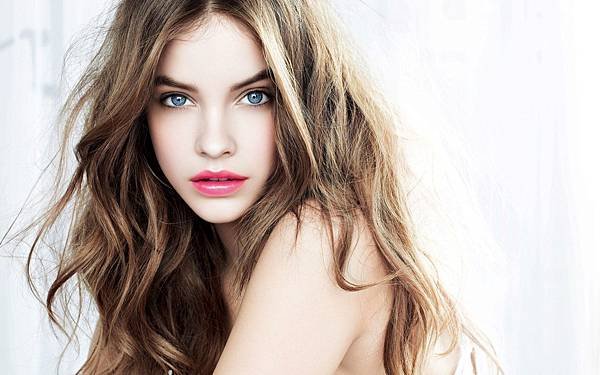 6983226-beauty-barbara-palvin-hungarian-fashion-model