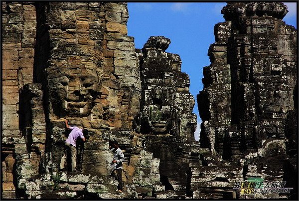 【大吳哥Angkor Thom 】維修的人.jpg