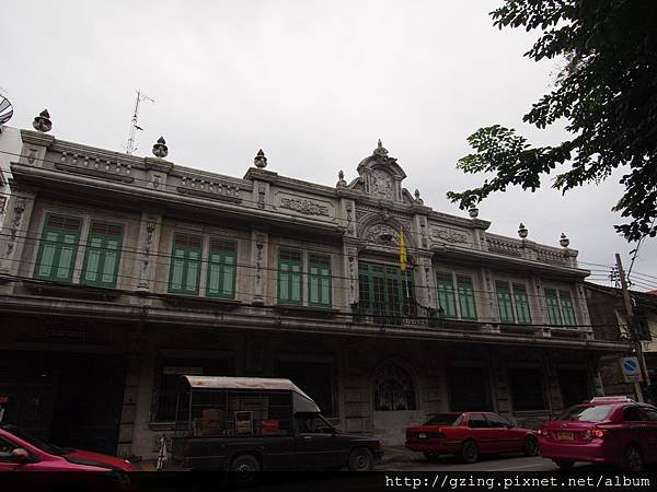 P8316596