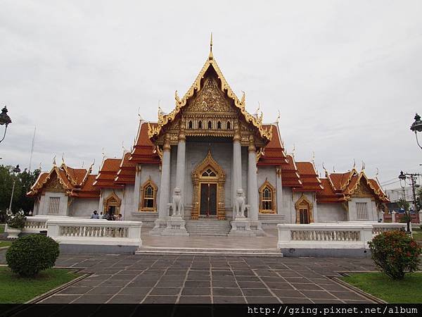 P8316621