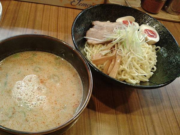 大阪　日本橋/黑門市場「らーめん天地人」3訪美味燒豚丼及沾麵