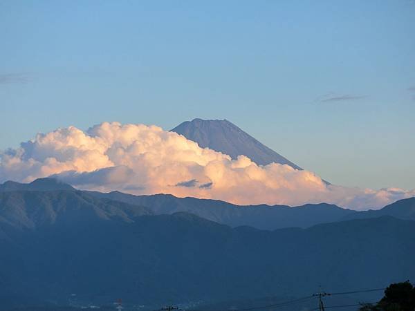 023回東京的高速巴士上看到了富士山期待下次旅行.JPG