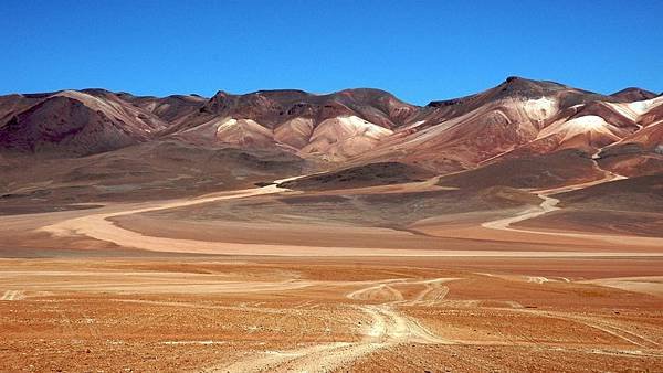 Bolivian-Desert-Scene-1080x1920