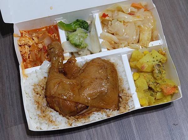 bbq醬燒雞腿飯.jpg