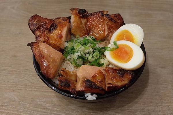 鹽蔥雞腿丼.jpg