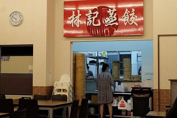 後面送餐.JPG