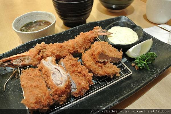 勝博殿