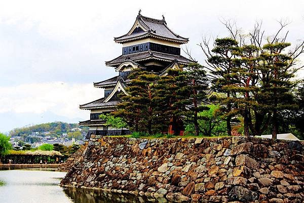 日本-松本城.JPG