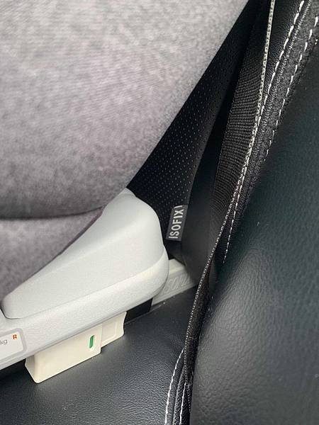  nania納尼亞  Isofix2.jpg