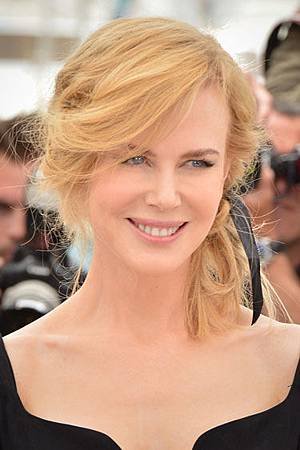 hbz-Summer-hairstyles-0513-Nicole-Kidman-lgn.jpg