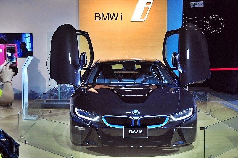 BMW i8