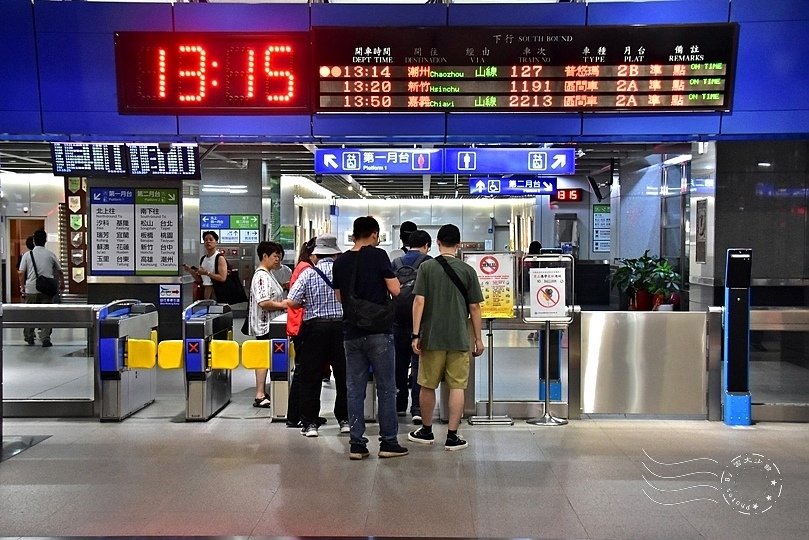 南港車站台鐵大廳