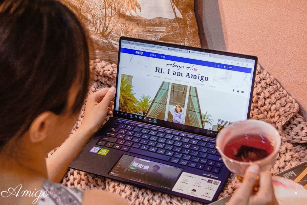 ASUS ZenBook 13 &amp; Edition 30