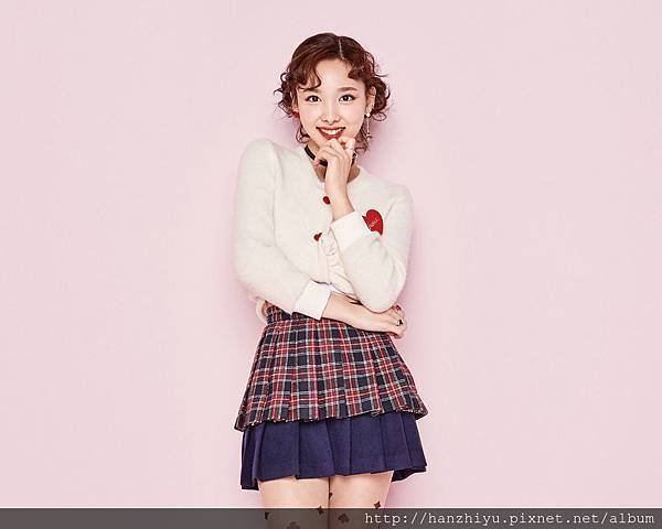 NaYeon-2.jpg