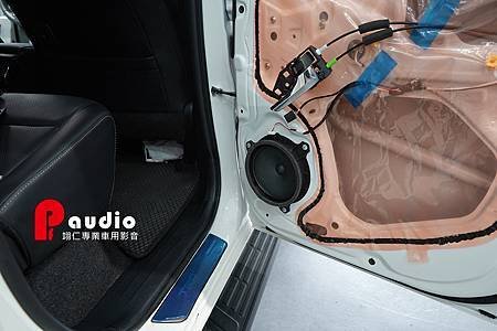 TOYOTA HILUX  升級德納貝爾豐田專用音響套件