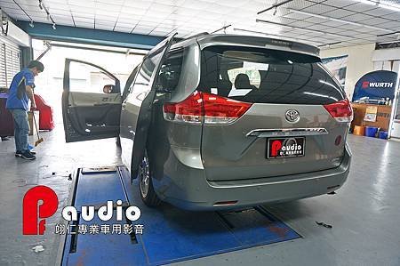 ​TOYOTA SIENNA  ALPINE T12-SE 