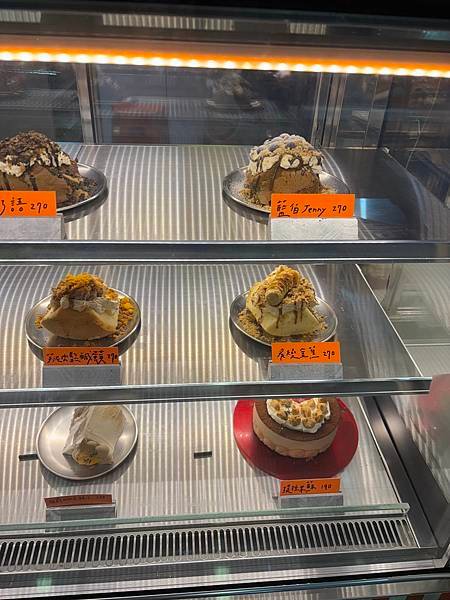 台北中山造糕的人，超有趣的賽博朋克Y2K風蛋糕店，店內裝潢超