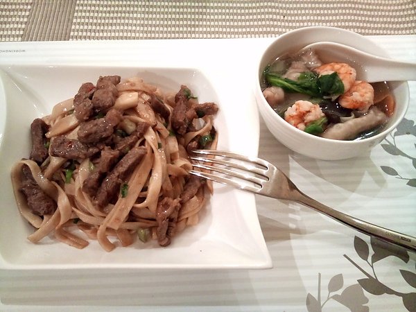 牛肉炒寬麵+茼蒿鮮蝦清湯